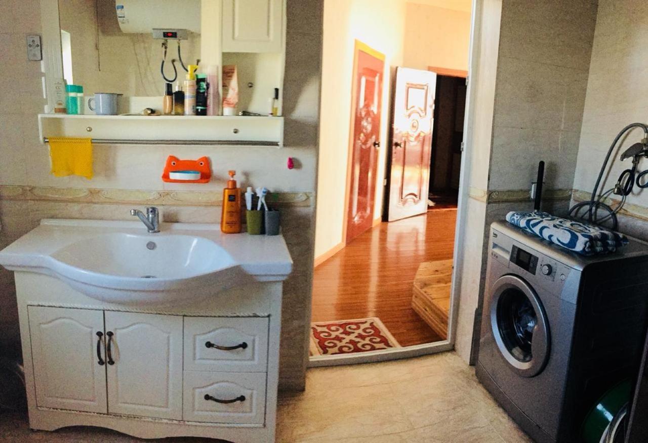 Bulbul Jamak Travel Hostel ウルギー エクステリア 写真