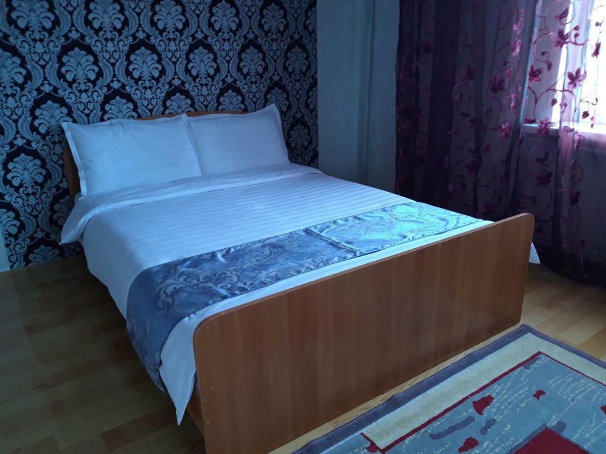 Bulbul Jamak Travel Hostel ウルギー エクステリア 写真